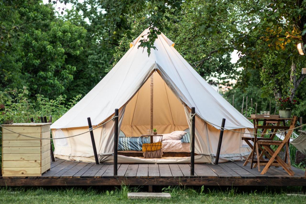 Luxury tent Dragonfly Gardens Urban Glamping