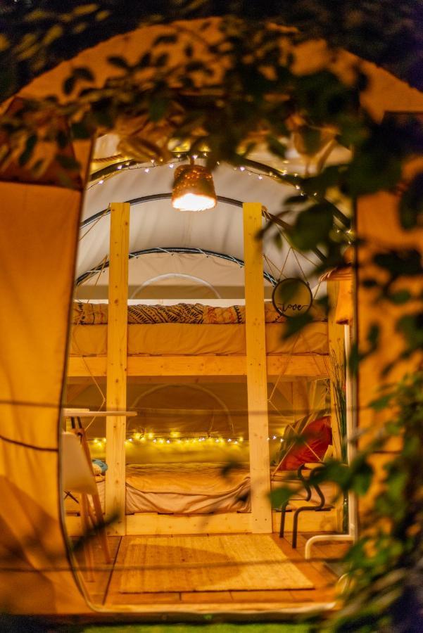 豪華帳篷 Dragonfly Gardens Urban Glamping Braşov